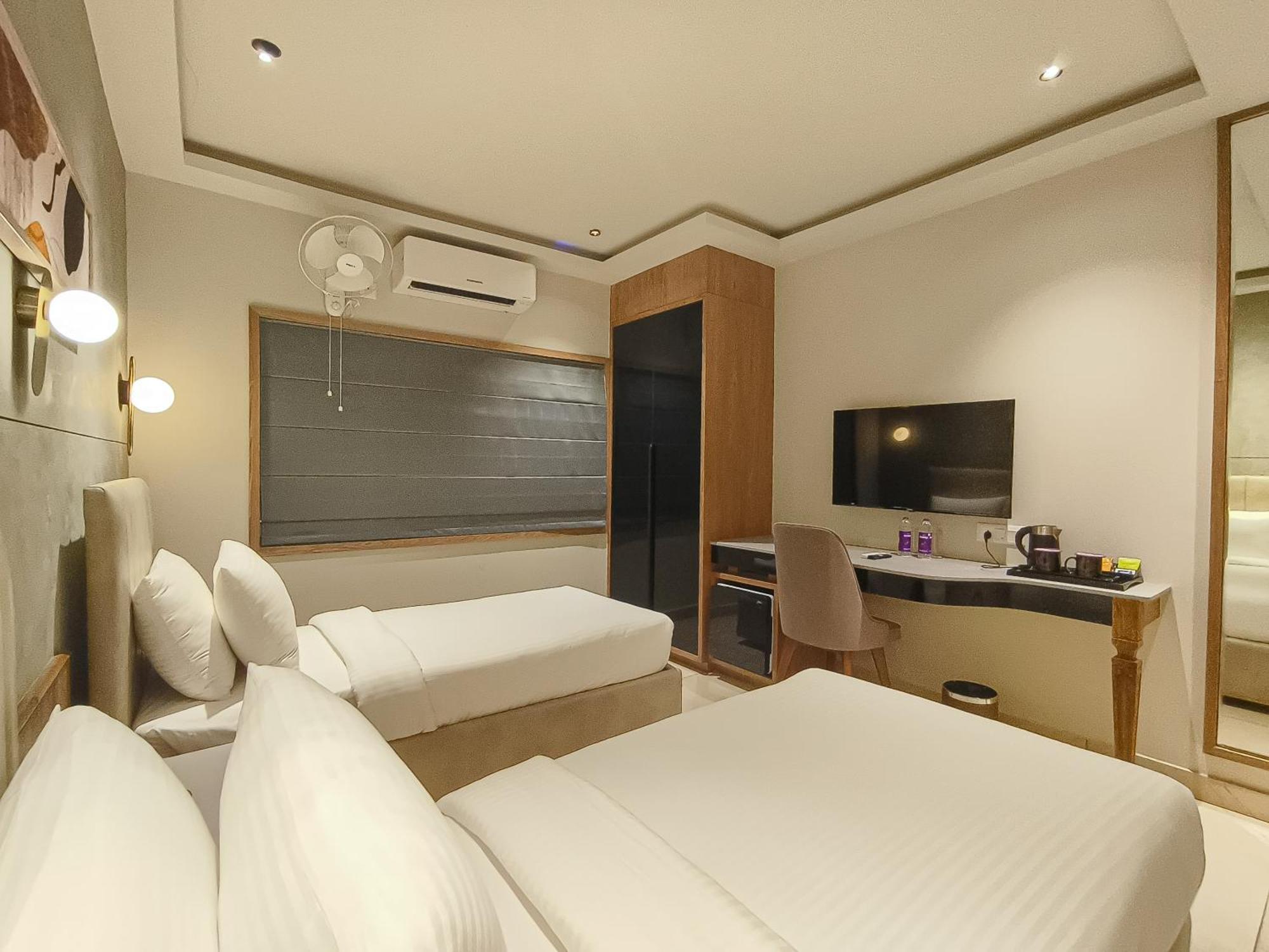Olive Hotel Le Opera By Embassy Group Bangalore Bagian luar foto