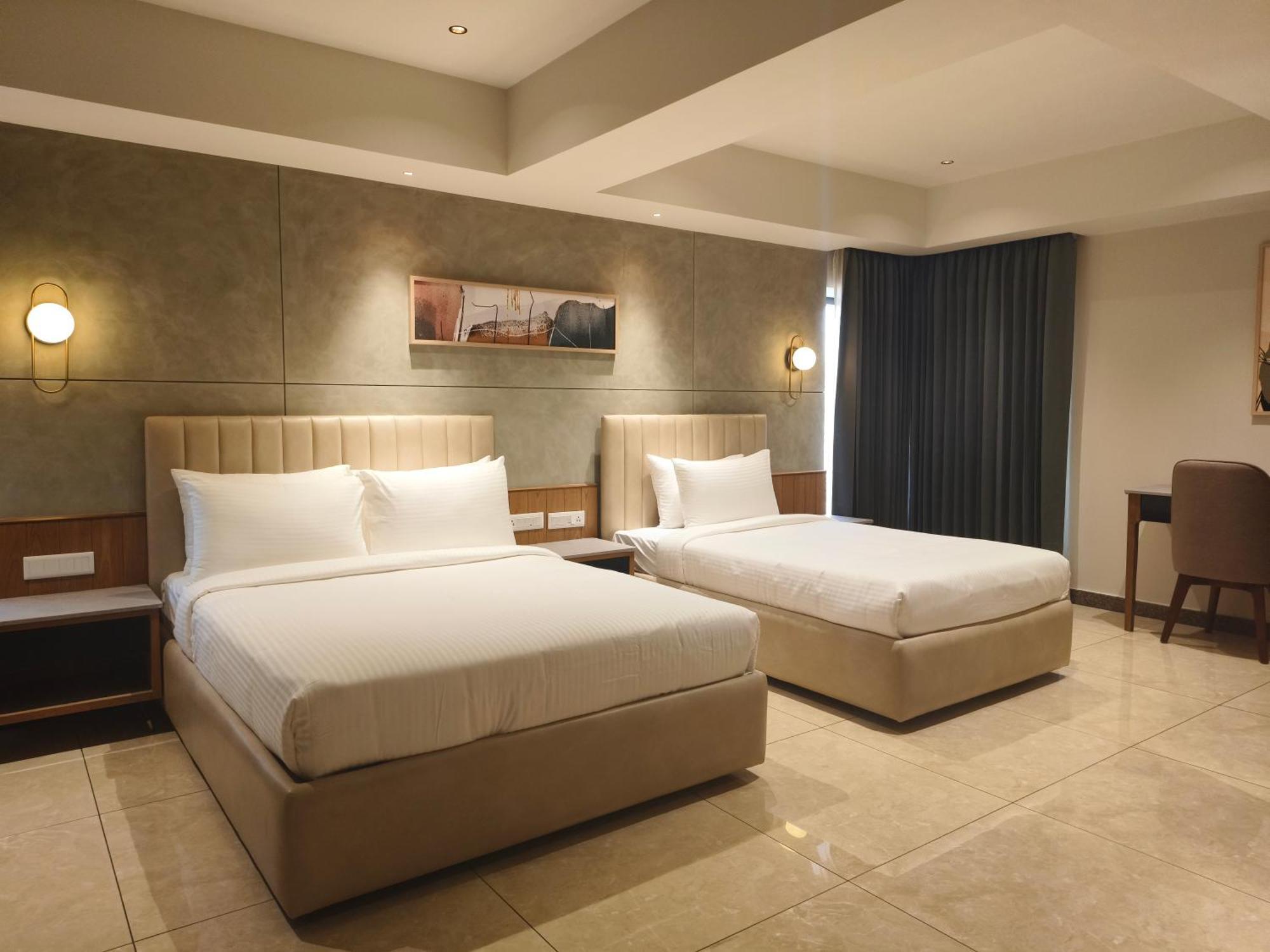 Olive Hotel Le Opera By Embassy Group Bangalore Bagian luar foto