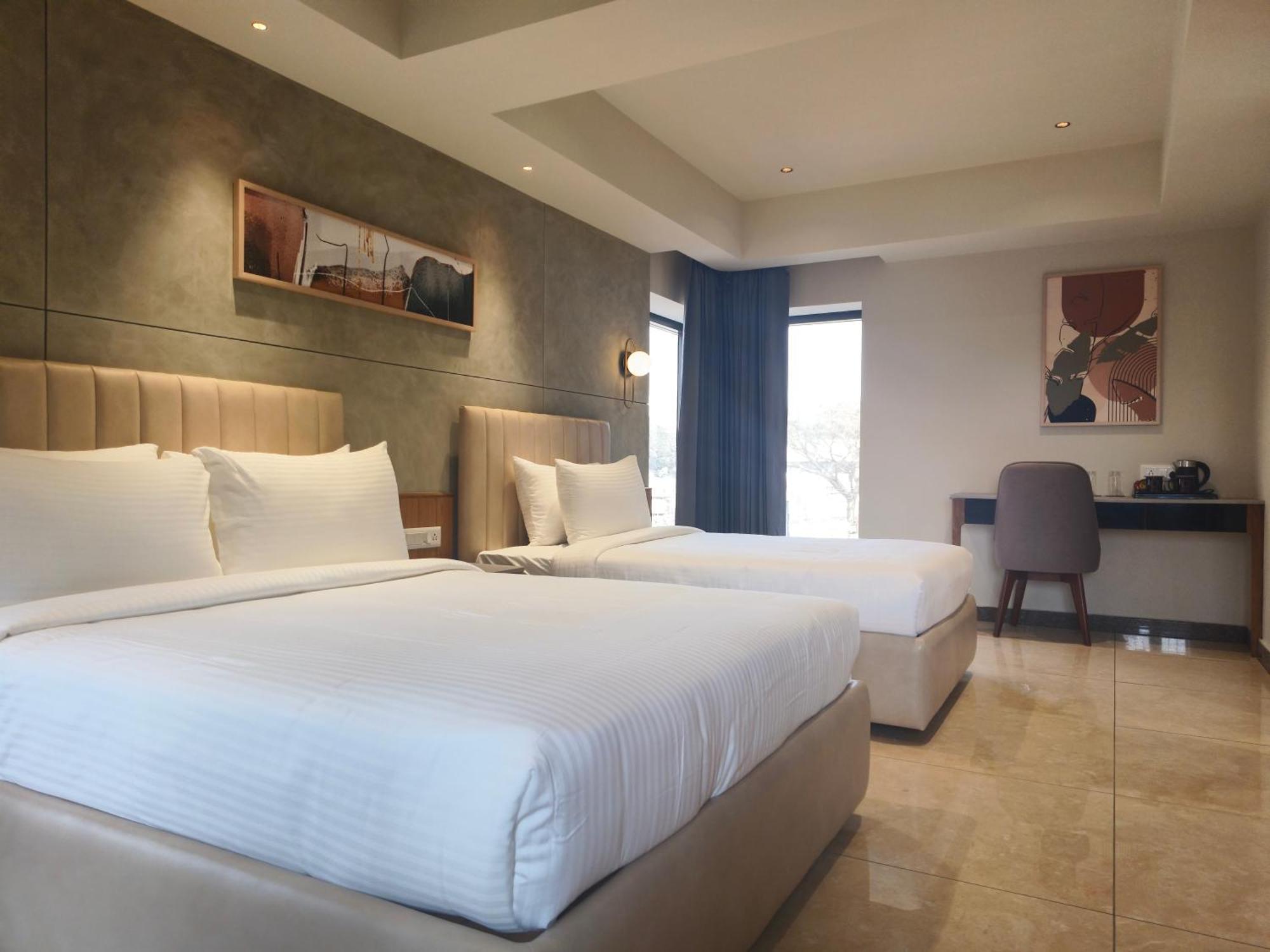 Olive Hotel Le Opera By Embassy Group Bangalore Bagian luar foto