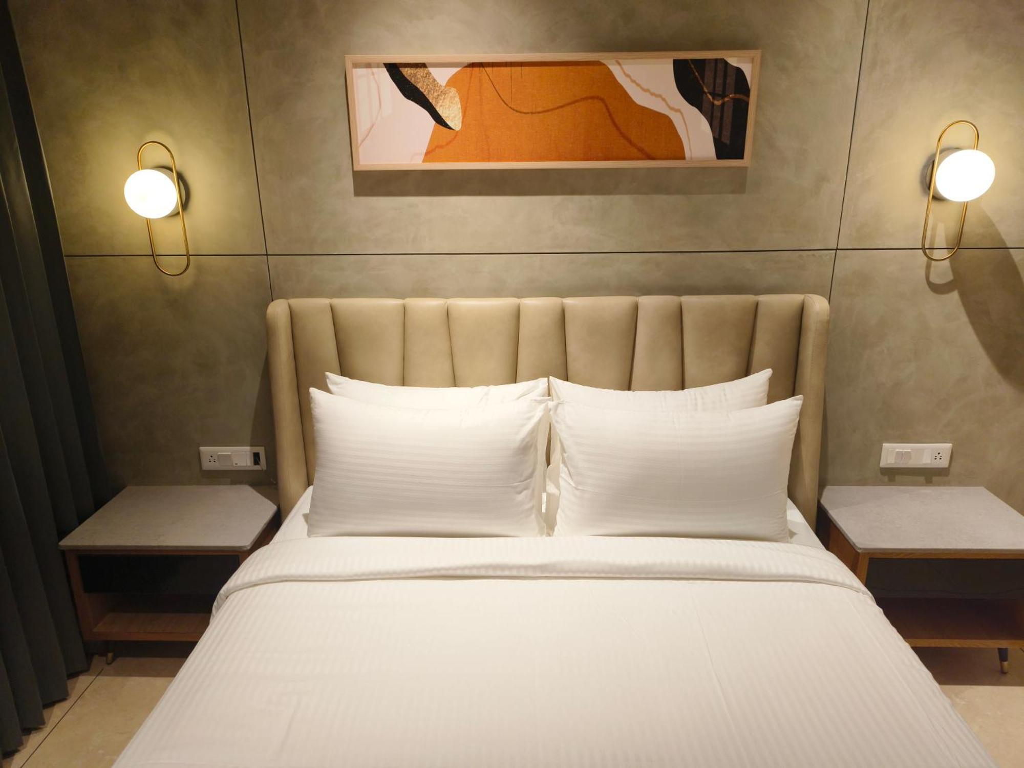 Olive Hotel Le Opera By Embassy Group Bangalore Bagian luar foto