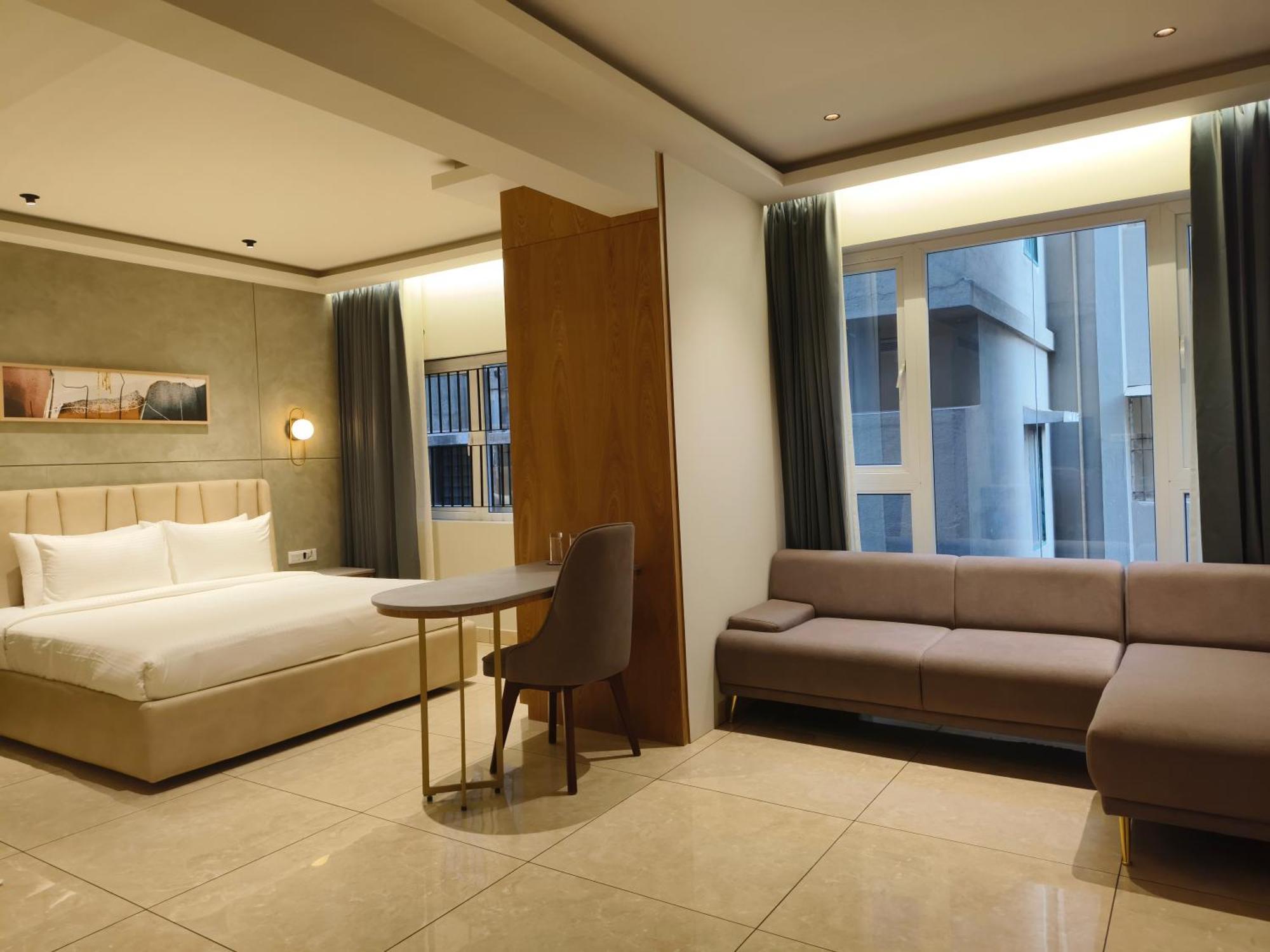 Olive Hotel Le Opera By Embassy Group Bangalore Bagian luar foto