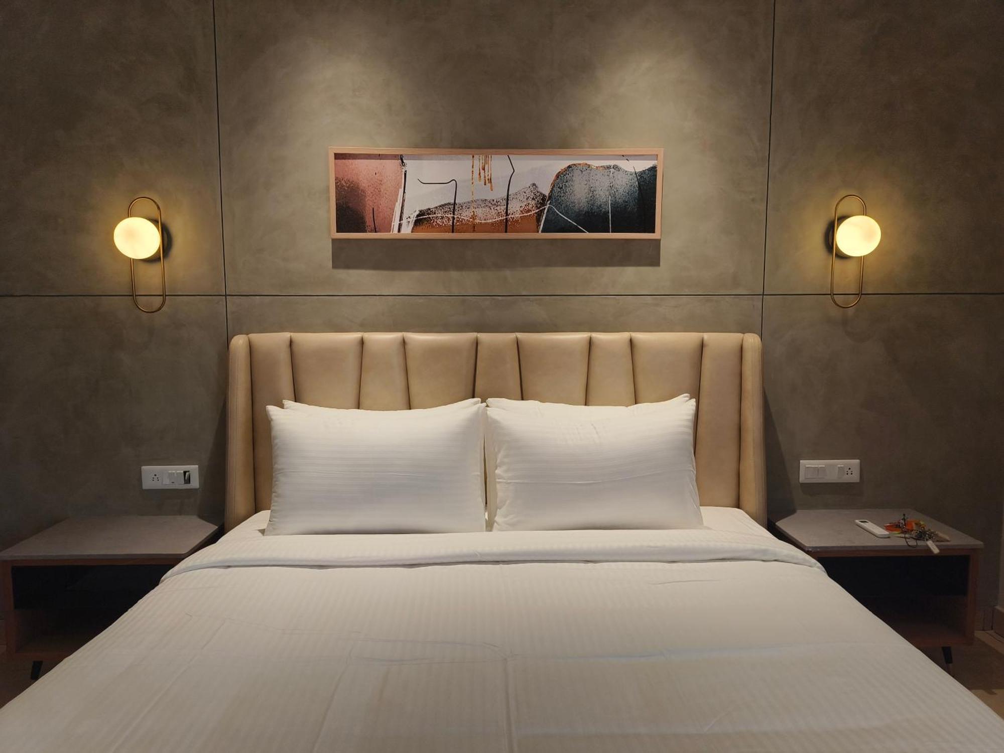 Olive Hotel Le Opera By Embassy Group Bangalore Bagian luar foto