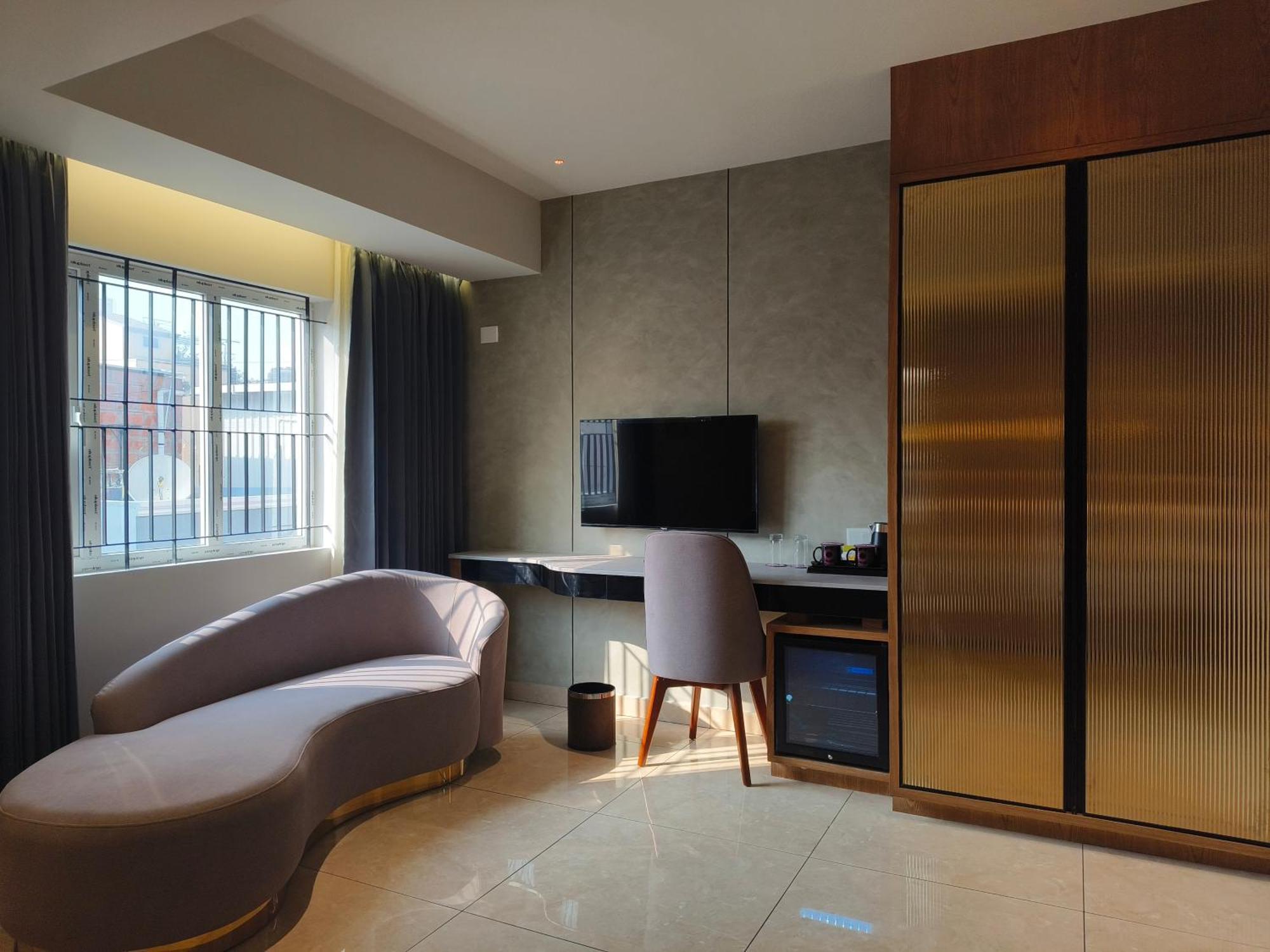 Olive Hotel Le Opera By Embassy Group Bangalore Bagian luar foto