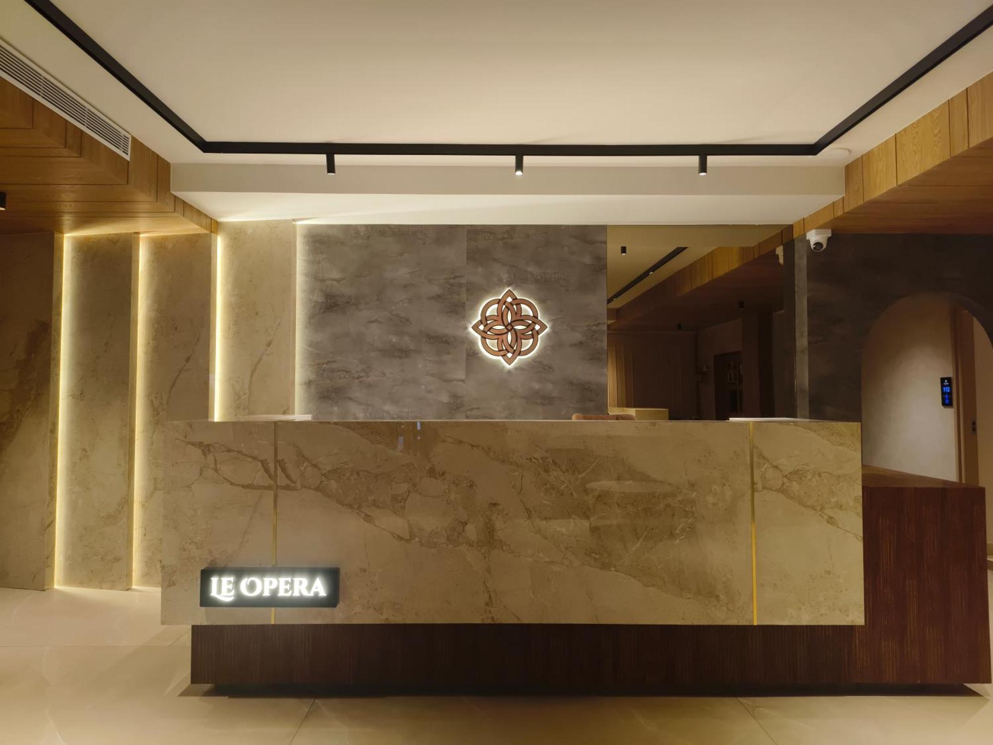 Olive Hotel Le Opera By Embassy Group Bangalore Bagian luar foto